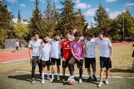 揭秘地下棋牌室的“千术”陷阱：保护自己的唯一方法是不赌。（地下棋牌室的骗术真相：唯有远离赌博才能保全自己）