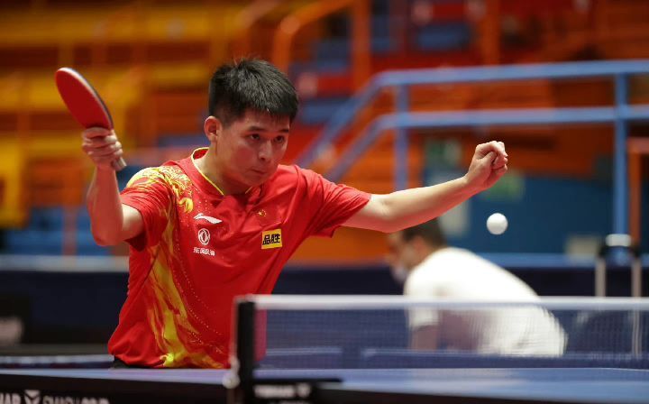 曼联新中锋8大候选解析！阿莫林嫡系已拒绝加盟，最适合之人太贵.